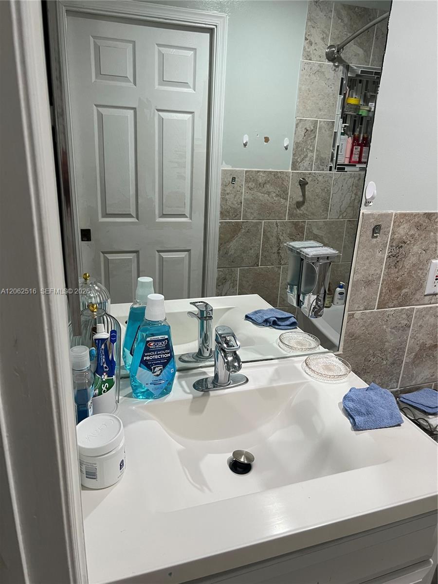 See details 5291 5 / 4 3290 sq. ft. $ 2026-07-30 0 Photo