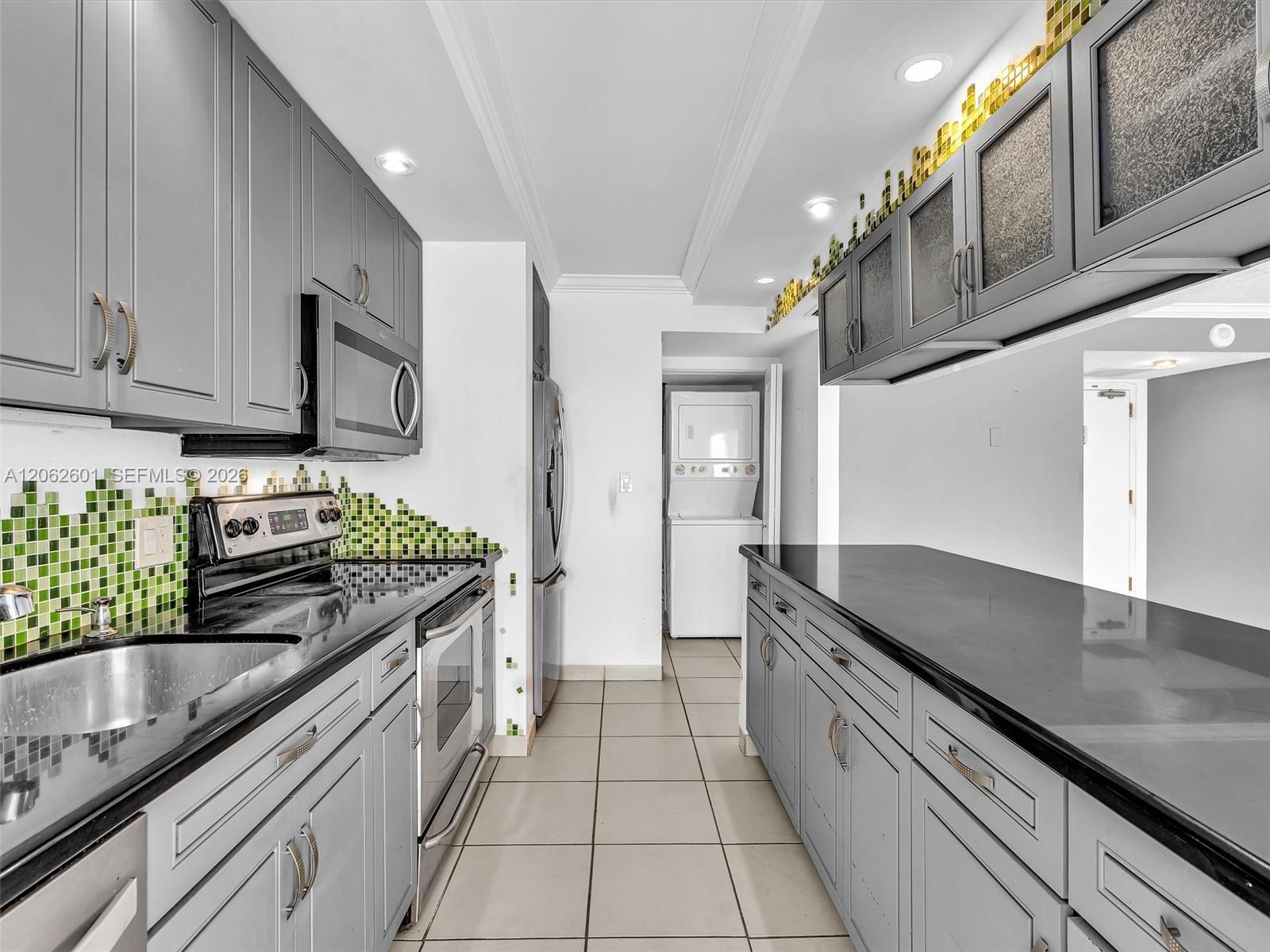 See details 2205 1 / 2 1104 sq. ft. $ 2026-07-30 0 Photo