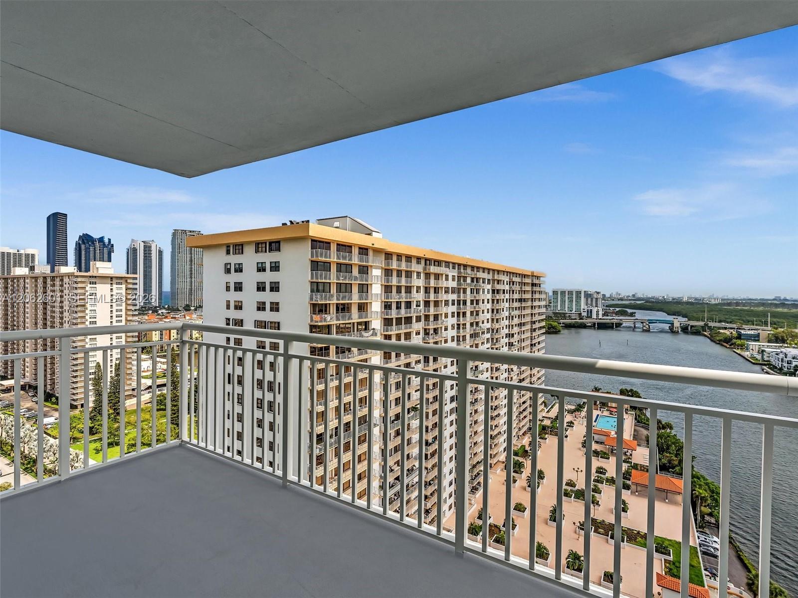 See details 2205 1 / 2 1104 sq. ft. $ 2026-07-30 0 Photo