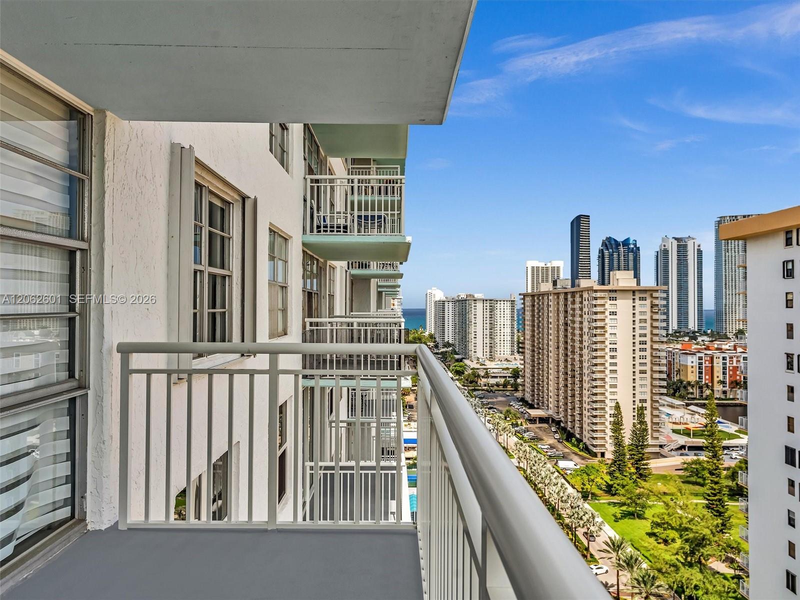 See details 2205 1 / 2 1104 sq. ft. $ 2026-07-30 0 Photo