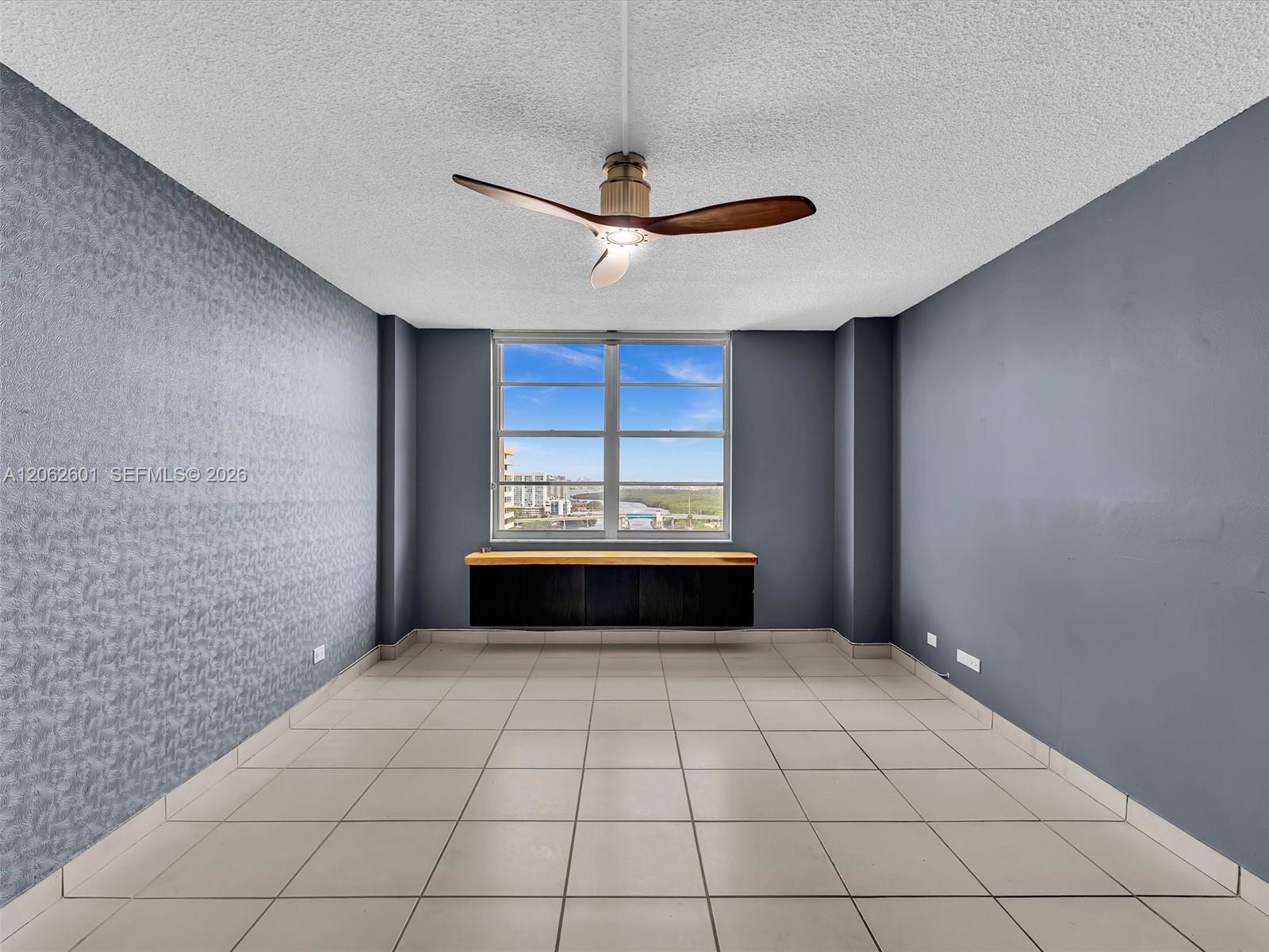 See details 2205 1 / 2 1104 sq. ft. $ 2026-07-30 0 Photo