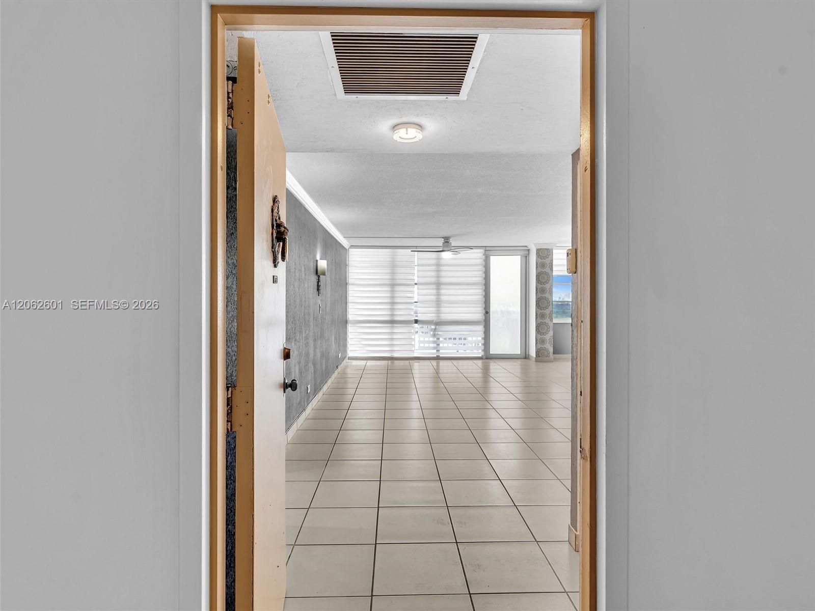 See details 2205 1 / 2 1104 sq. ft. $ 2026-07-30 0 Photo