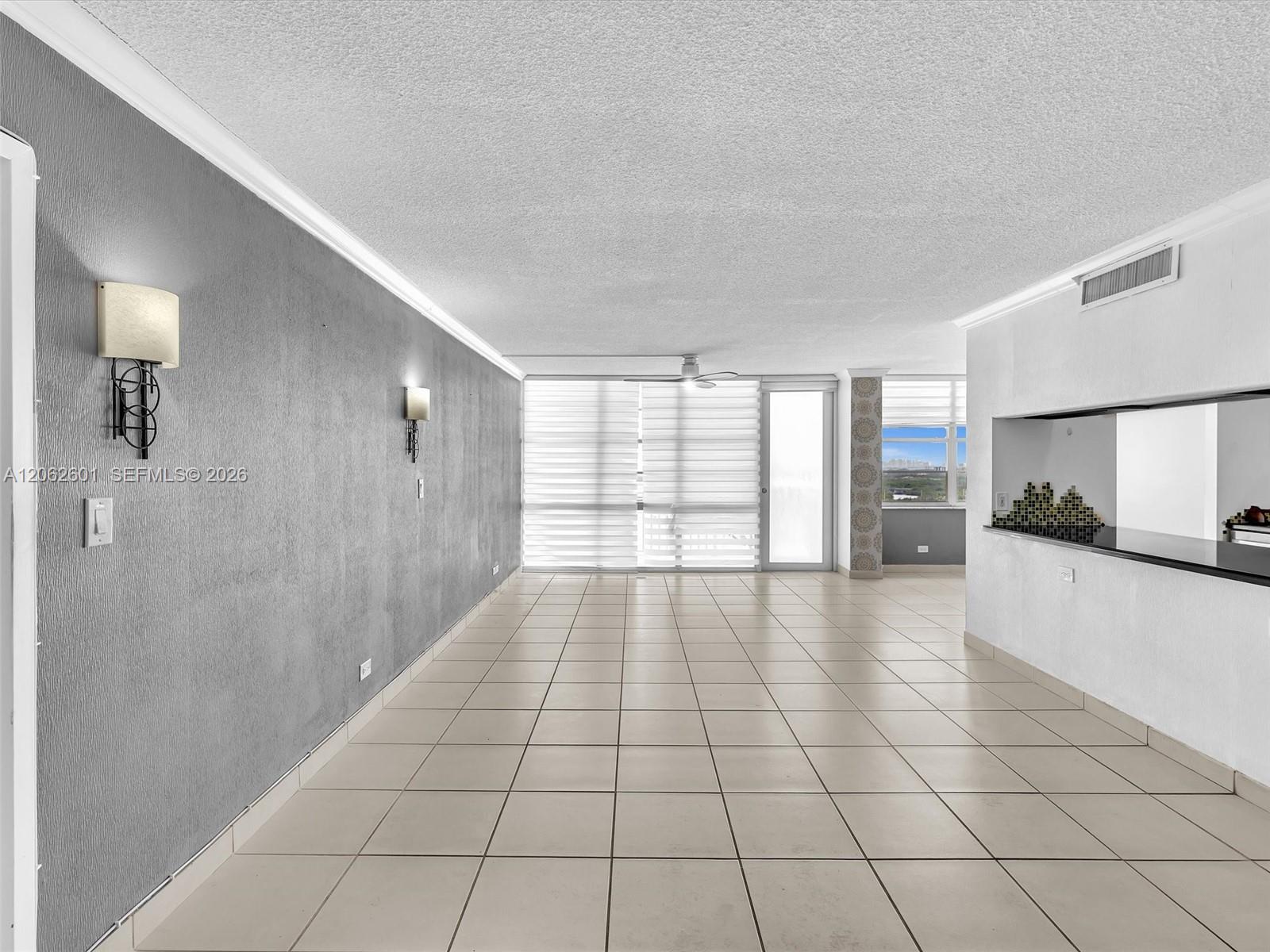 See details 2205 1 / 2 1104 sq. ft. $ 2026-07-30 0 Photo