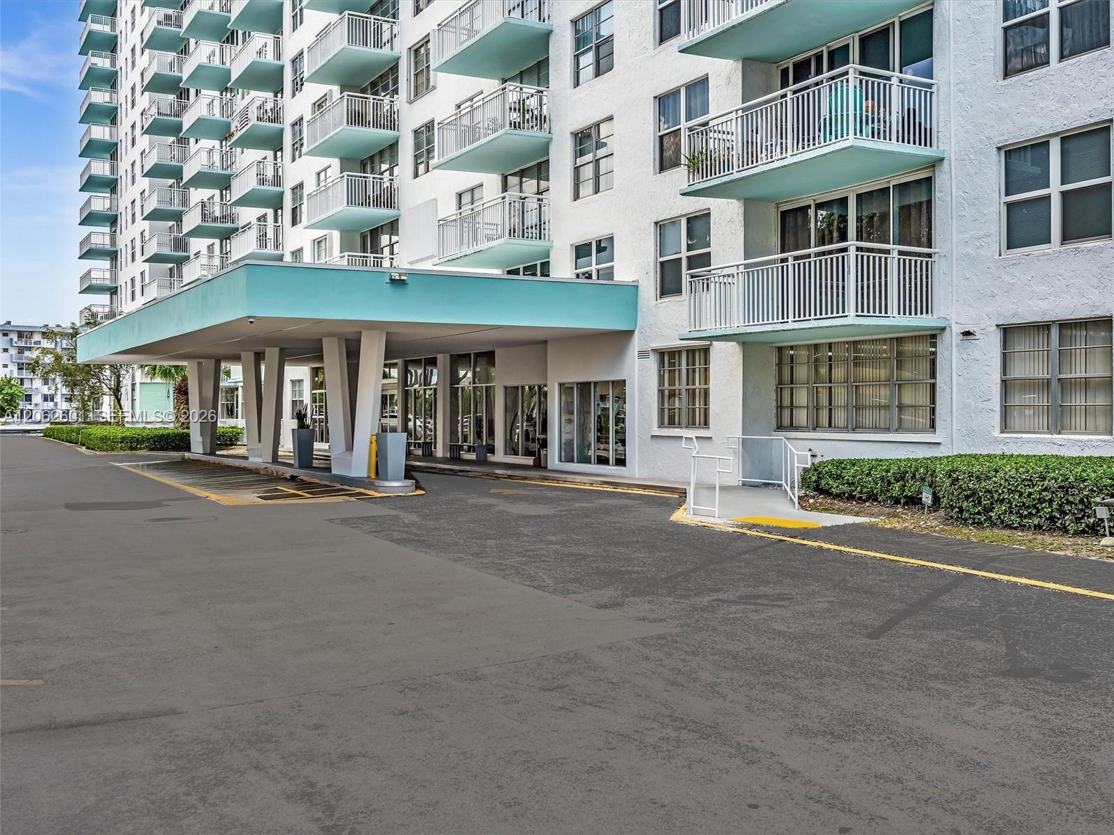 See details 2205 1 / 2 1104 sq. ft. $ 2026-07-30 0 Photo