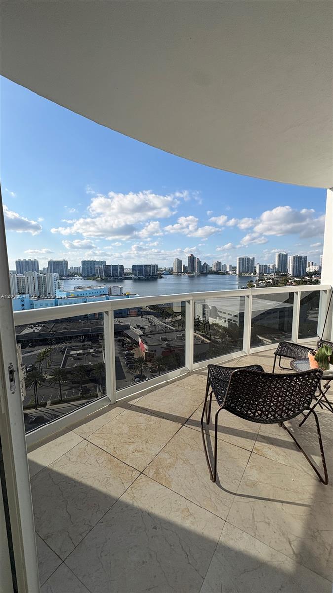 Ver detalles 1801A 2 / 2 1289 sq. ft. $ 2026-07-30 0 foto
