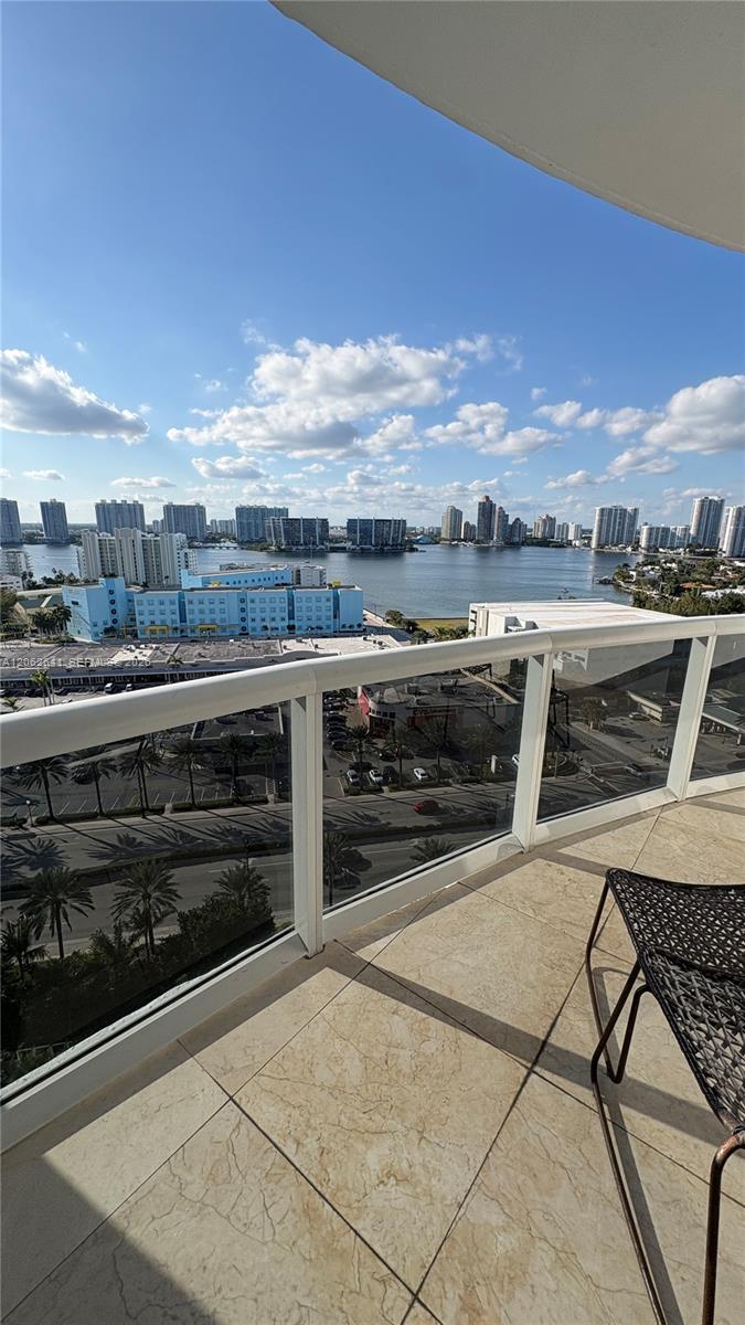 Ver detalles 1801A 2 / 2 1289 sq. ft. $ 2026-07-30 0 foto