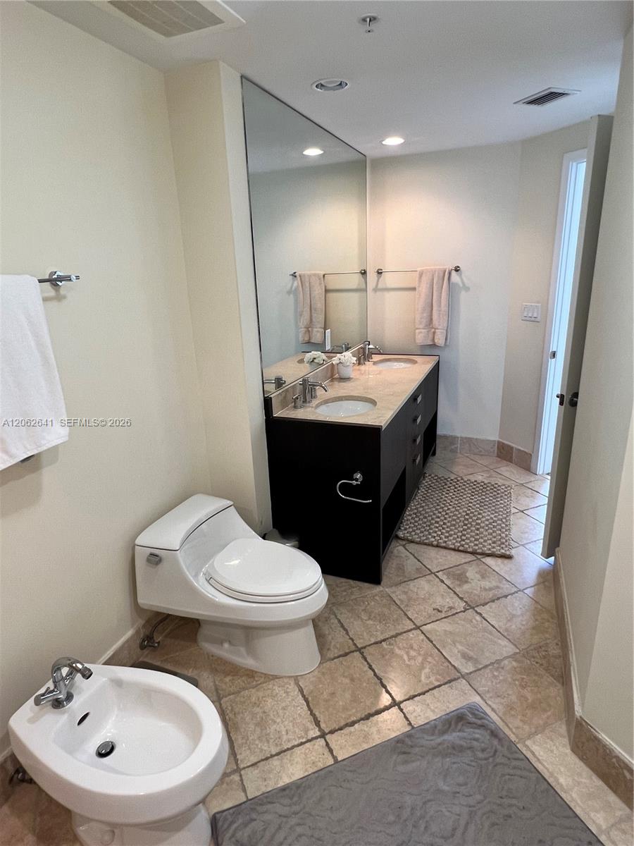Ver detalles 1801A 2 / 2 1289 sq. ft. $ 2026-07-30 0 foto