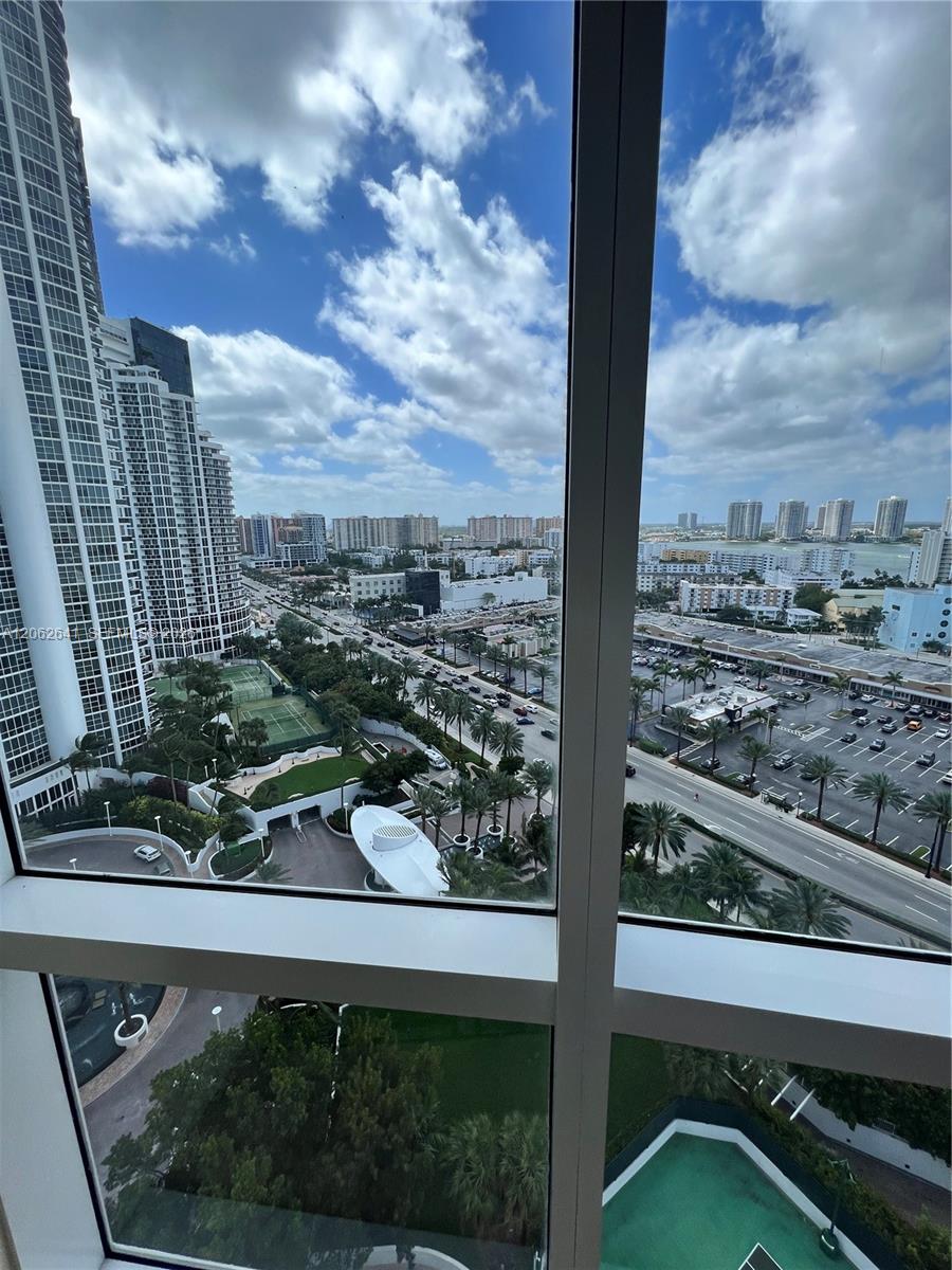 Ver detalles 1801A 2 / 2 1289 sq. ft. $ 2026-07-30 0 foto