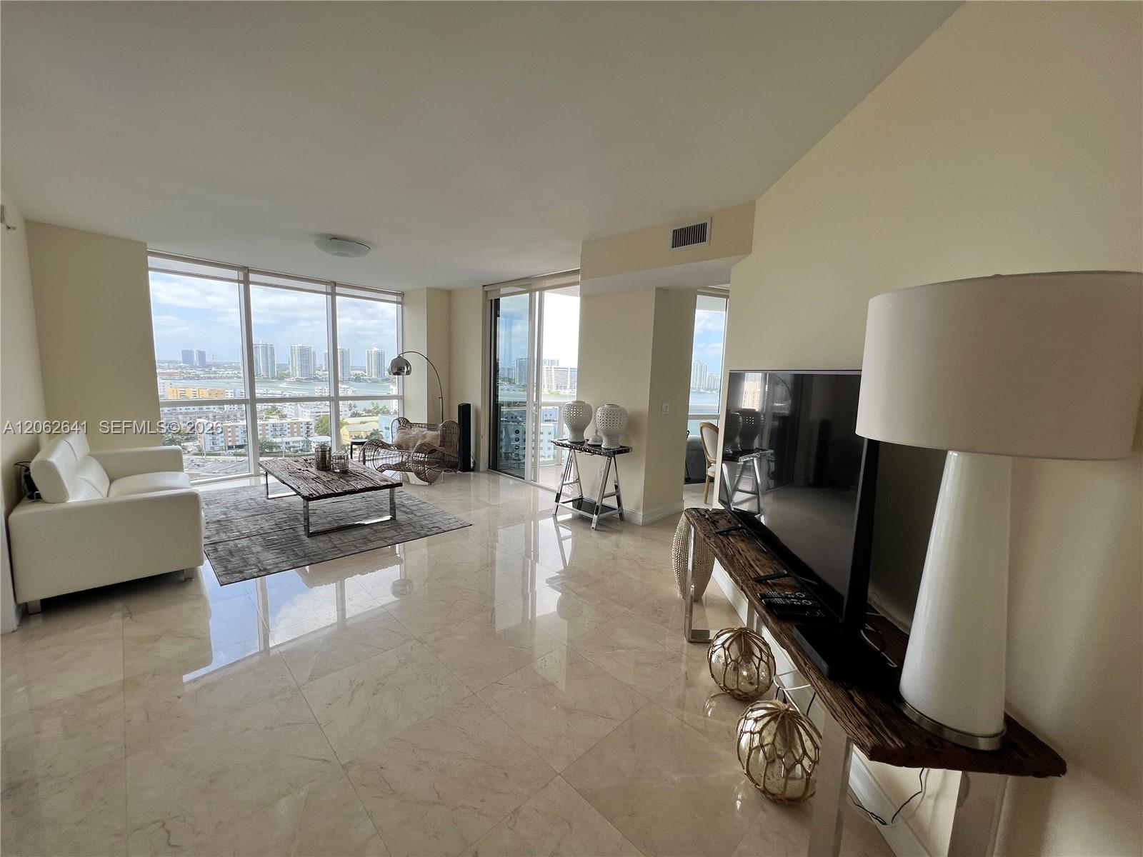 Ver detalles 1801A 2 / 2 1289 sq. ft. $ 2026-07-30 0 foto