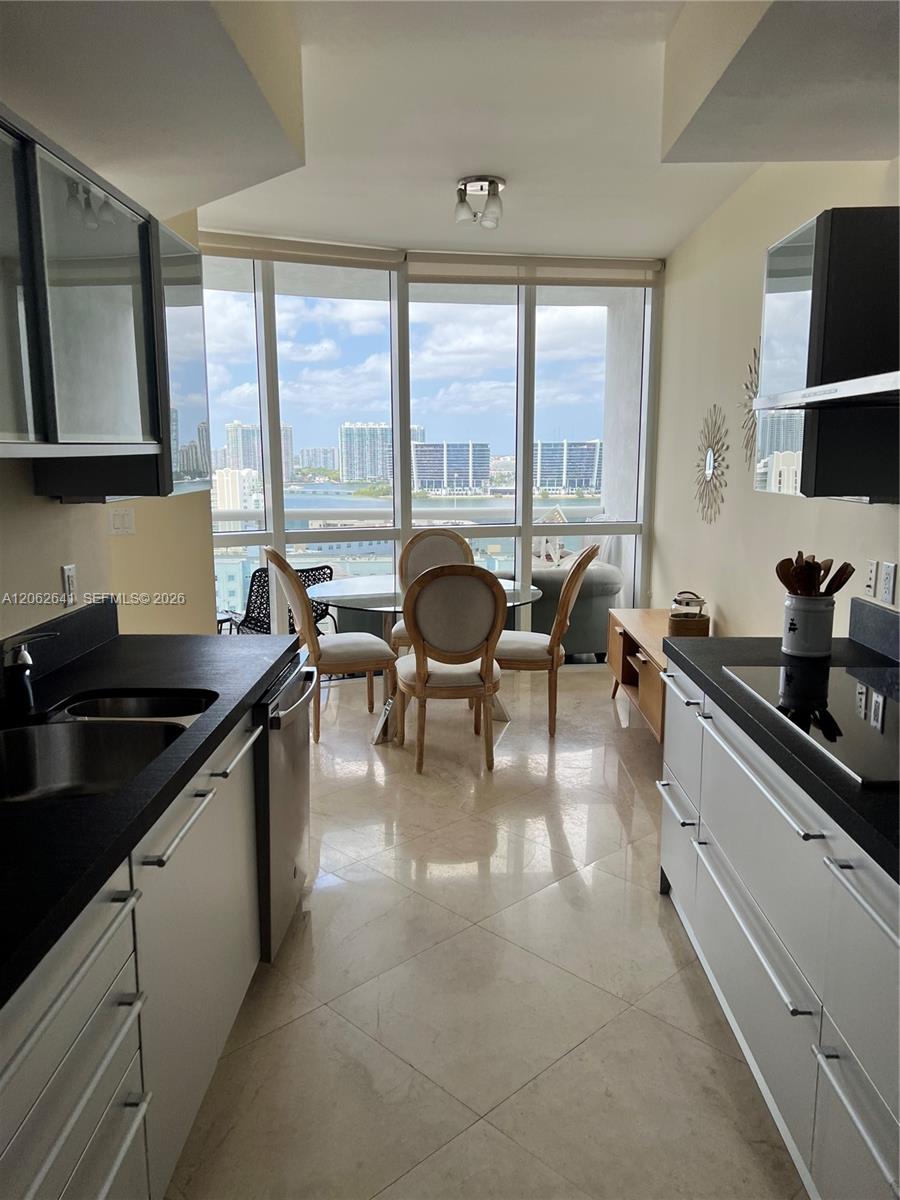 Ver detalles 1801A 2 / 2 1289 sq. ft. $ 2026-07-30 0 foto