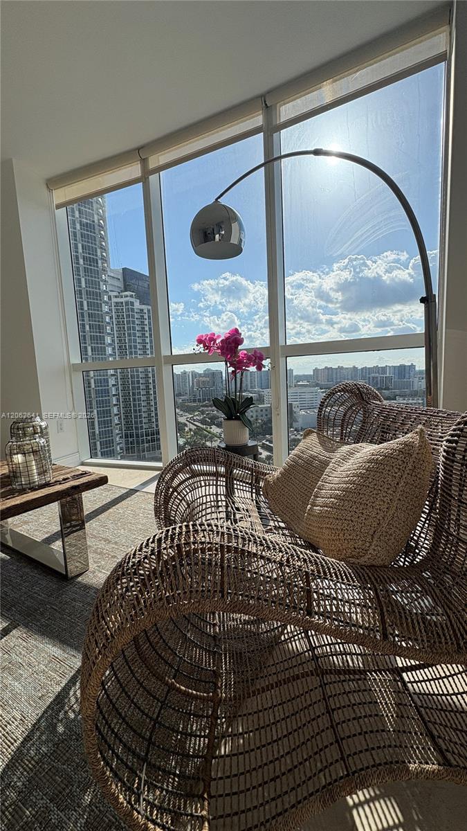 Ver detalles 1801A 2 / 2 1289 sq. ft. $ 2026-07-30 0 foto