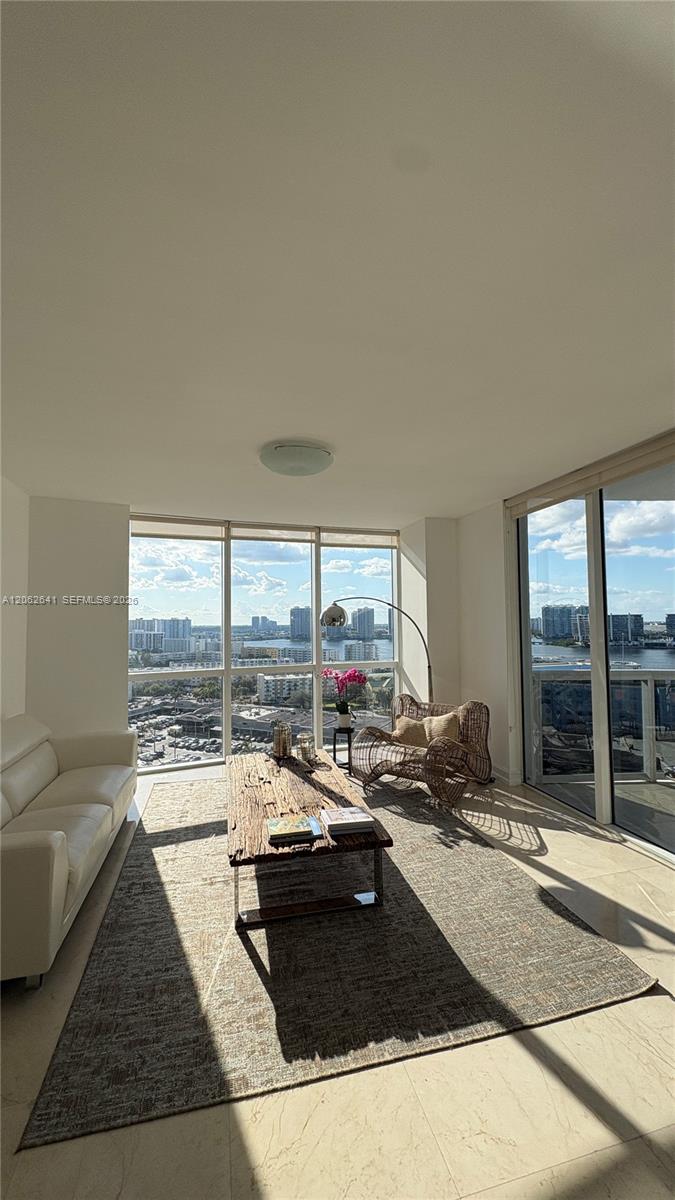 Ver detalles 1801A 2 / 2 1289 sq. ft. $ 2026-07-30 0 foto