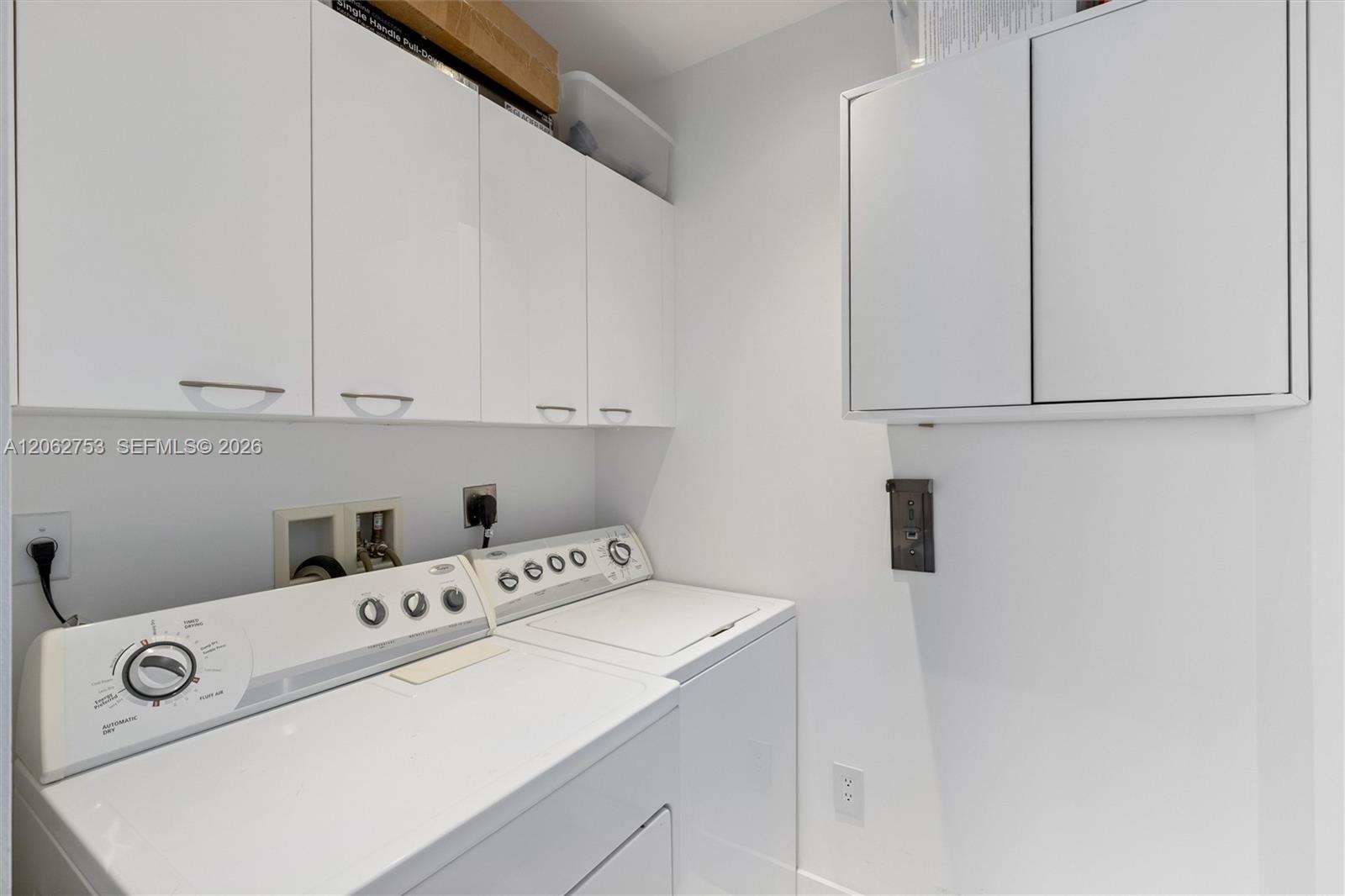 See details 1604 3 / 4 2558 sq. ft. $ 2026-07-30 0 Photo