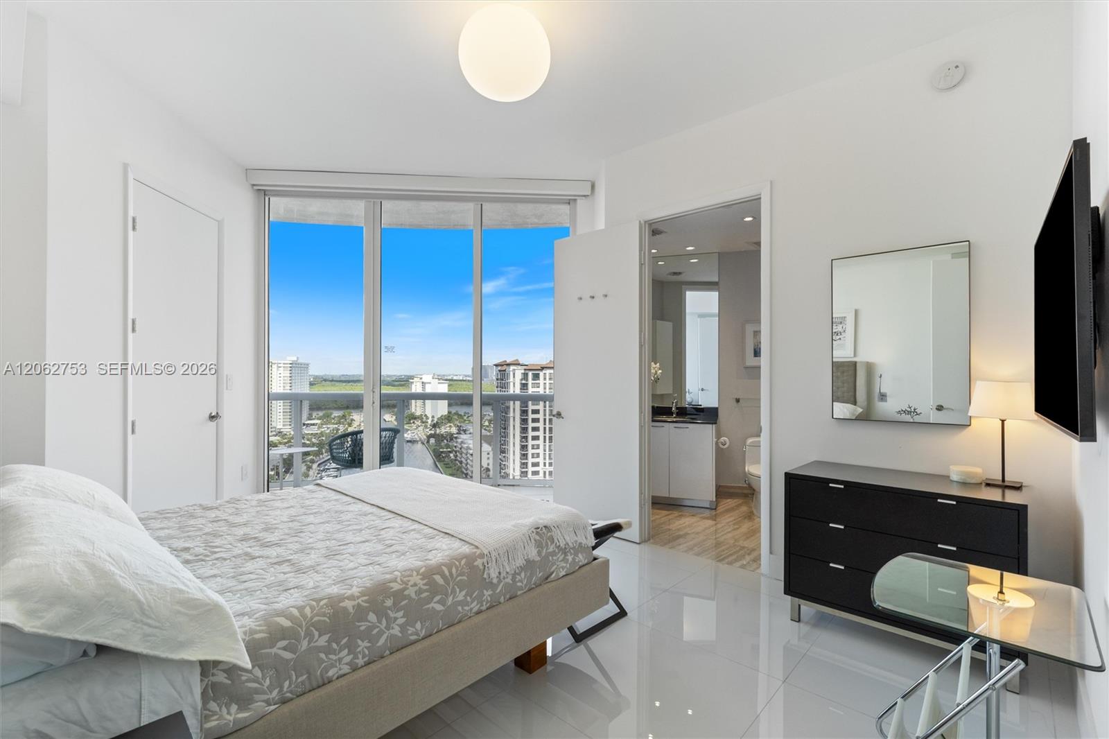 See details 1604 3 / 4 2558 sq. ft. $ 2026-07-30 0 Photo