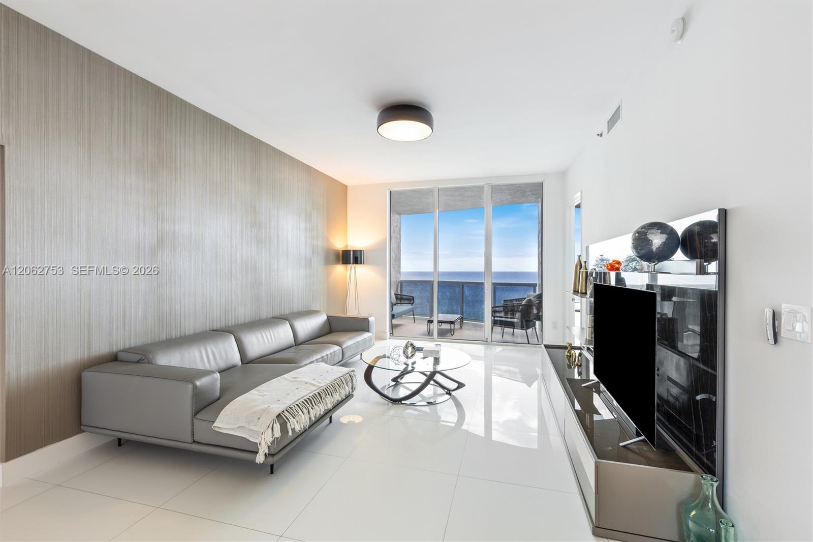 See details 1604 3 / 4 2558 sq. ft. $ 2026-07-30 0 Photo