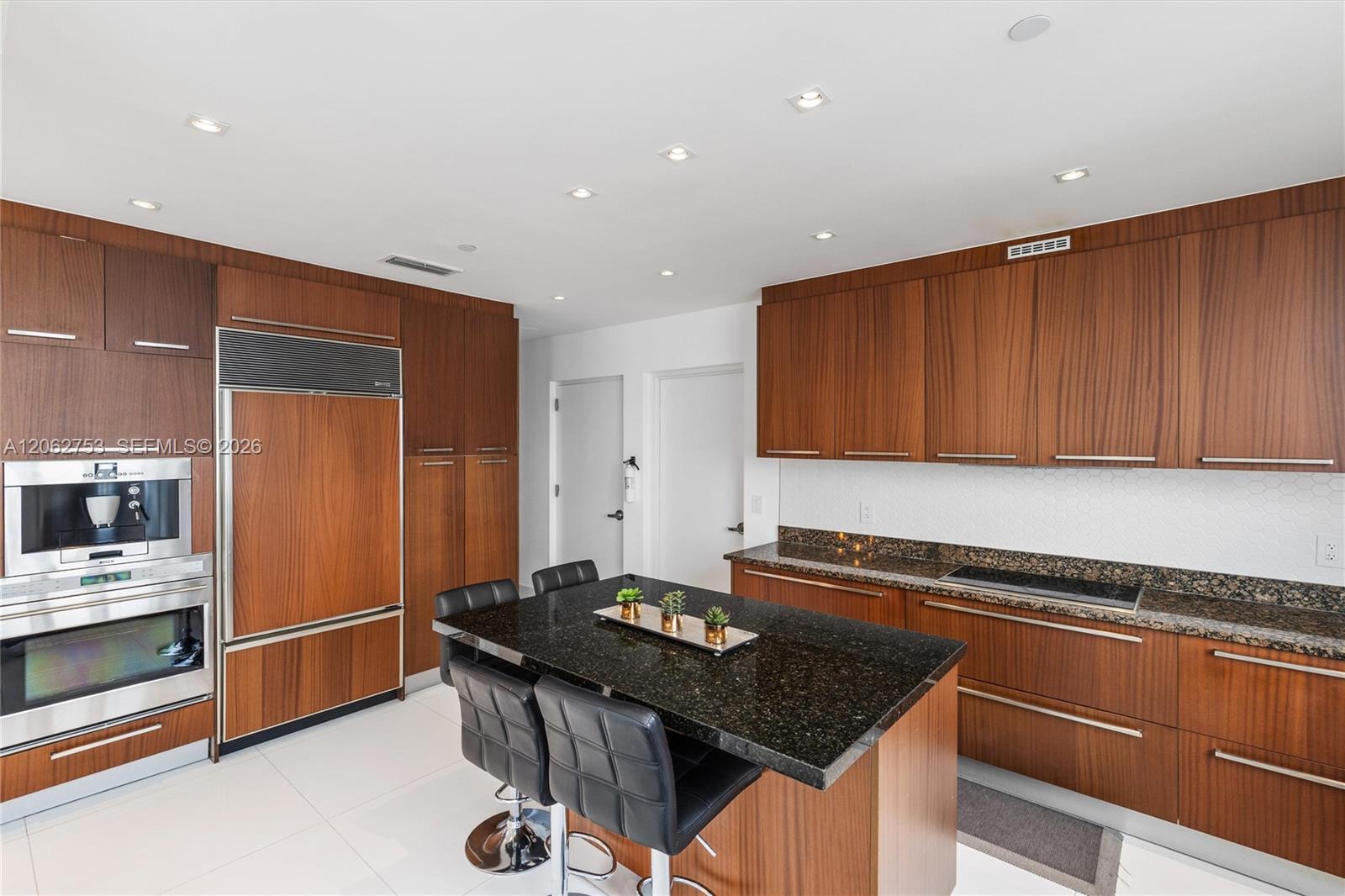 See details 1604 3 / 4 2558 sq. ft. $ 2026-07-30 0 Photo