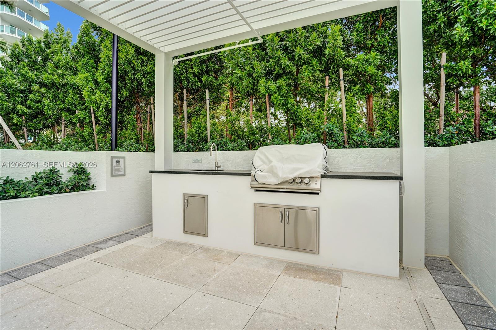 Photo of 3201 183rd St  #2403, Aventura, Florida, 33160 - Barbecue area.