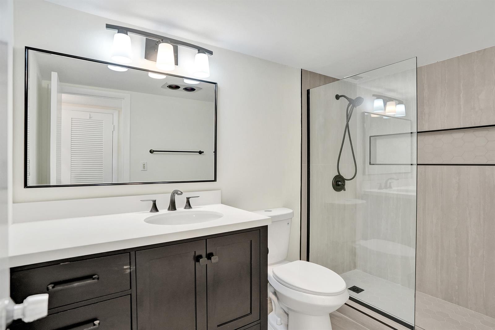 Photo of 1400 Ocean #1002, Hollywood, Florida, 33019 - guest bath