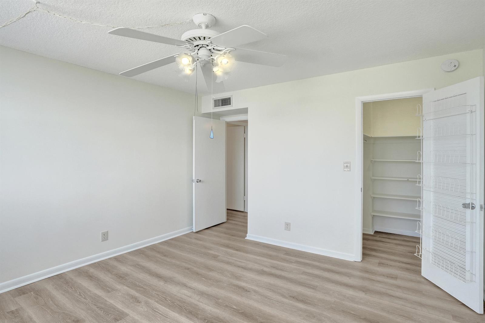 Photo of 1400 Ocean #1002, Hollywood, Florida, 33019 - guest bed