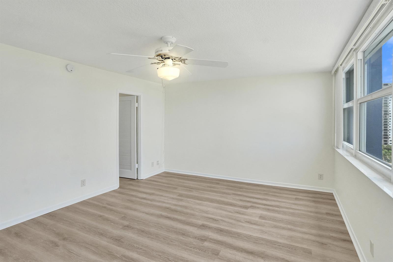 Photo of 1400 Ocean #1002, Hollywood, Florida, 33019 - bed2