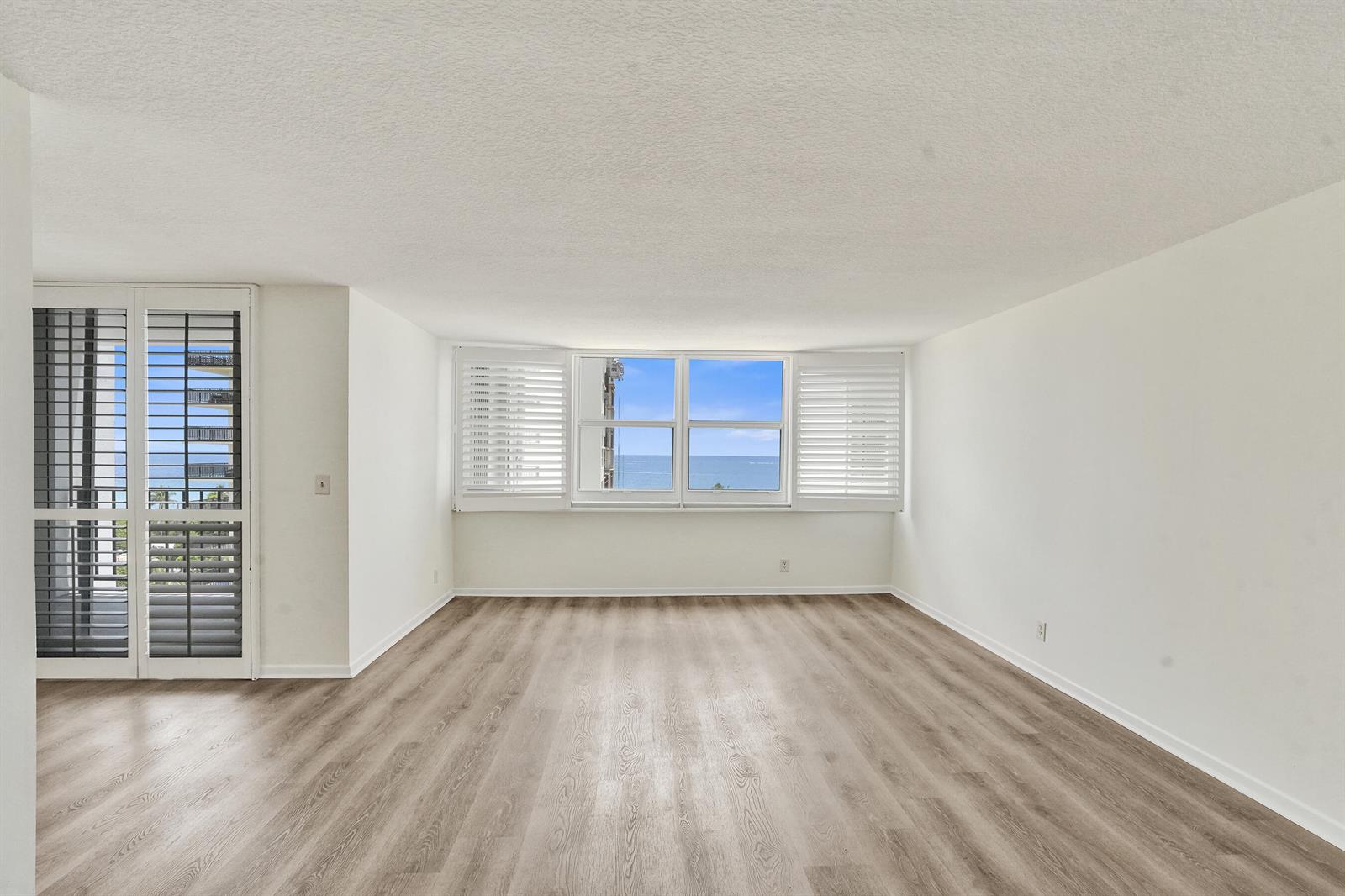 Photo of 1400 Ocean #1002, Hollywood, Florida, 33019 - living