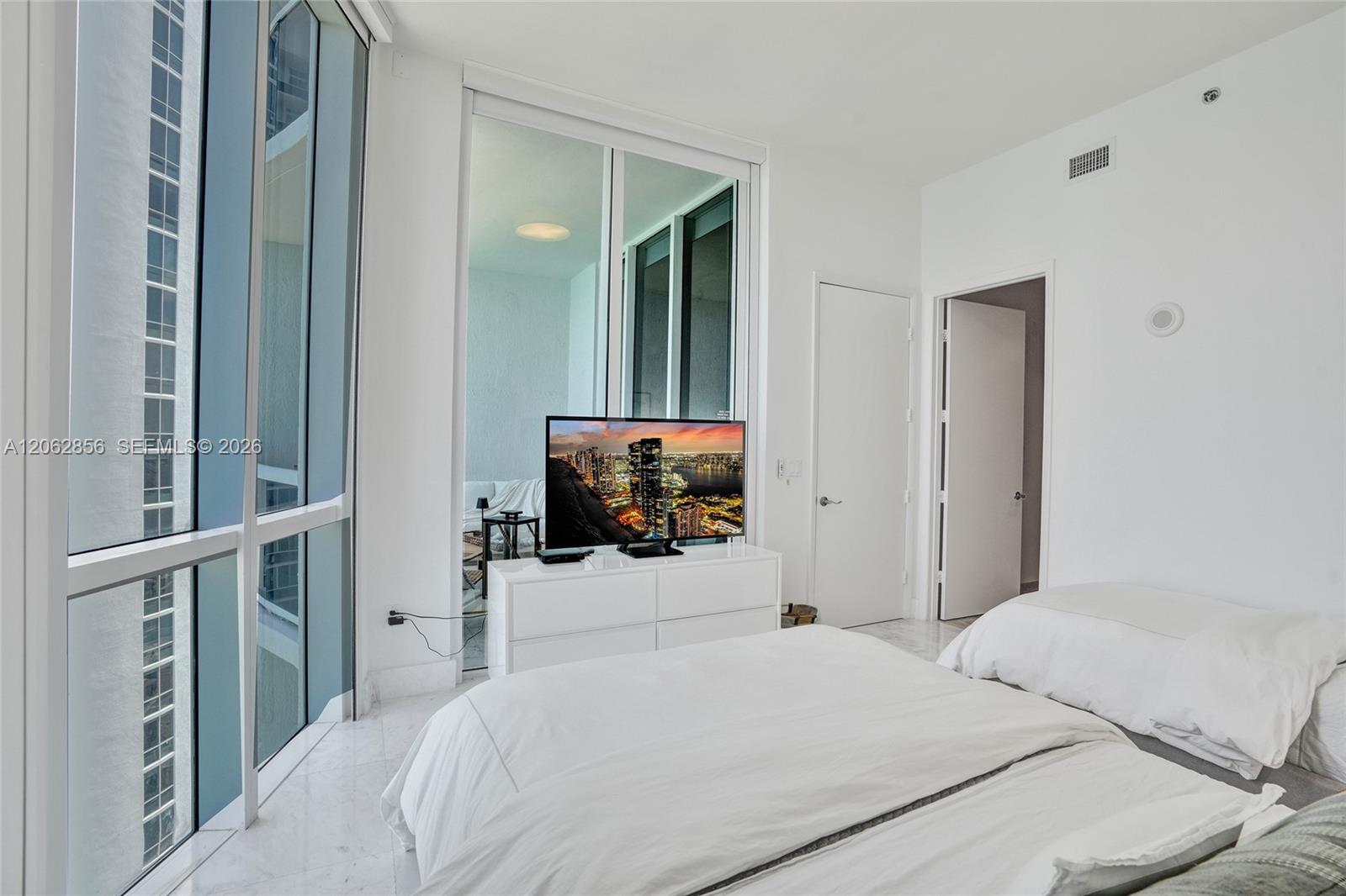 See details 3406 3 / 4 2327 sq. ft. $ 2026-07-31 0 Photo