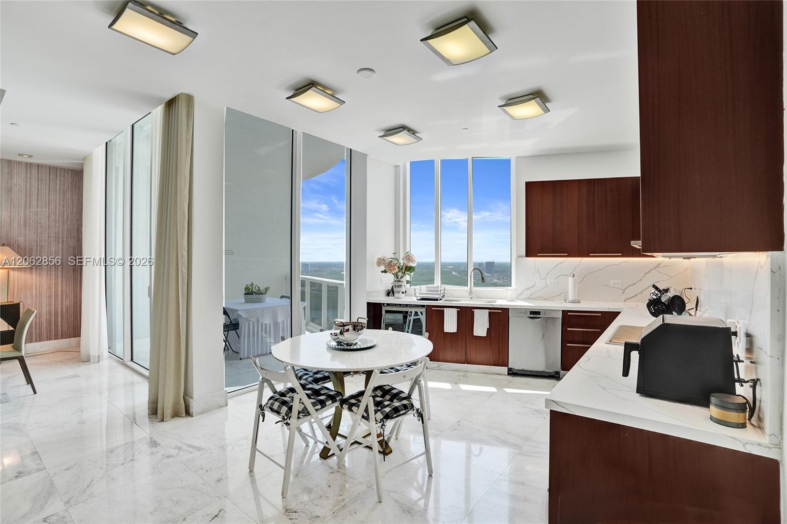 See details 3406 3 / 4 2327 sq. ft. $ 2026-07-31 0 Photo