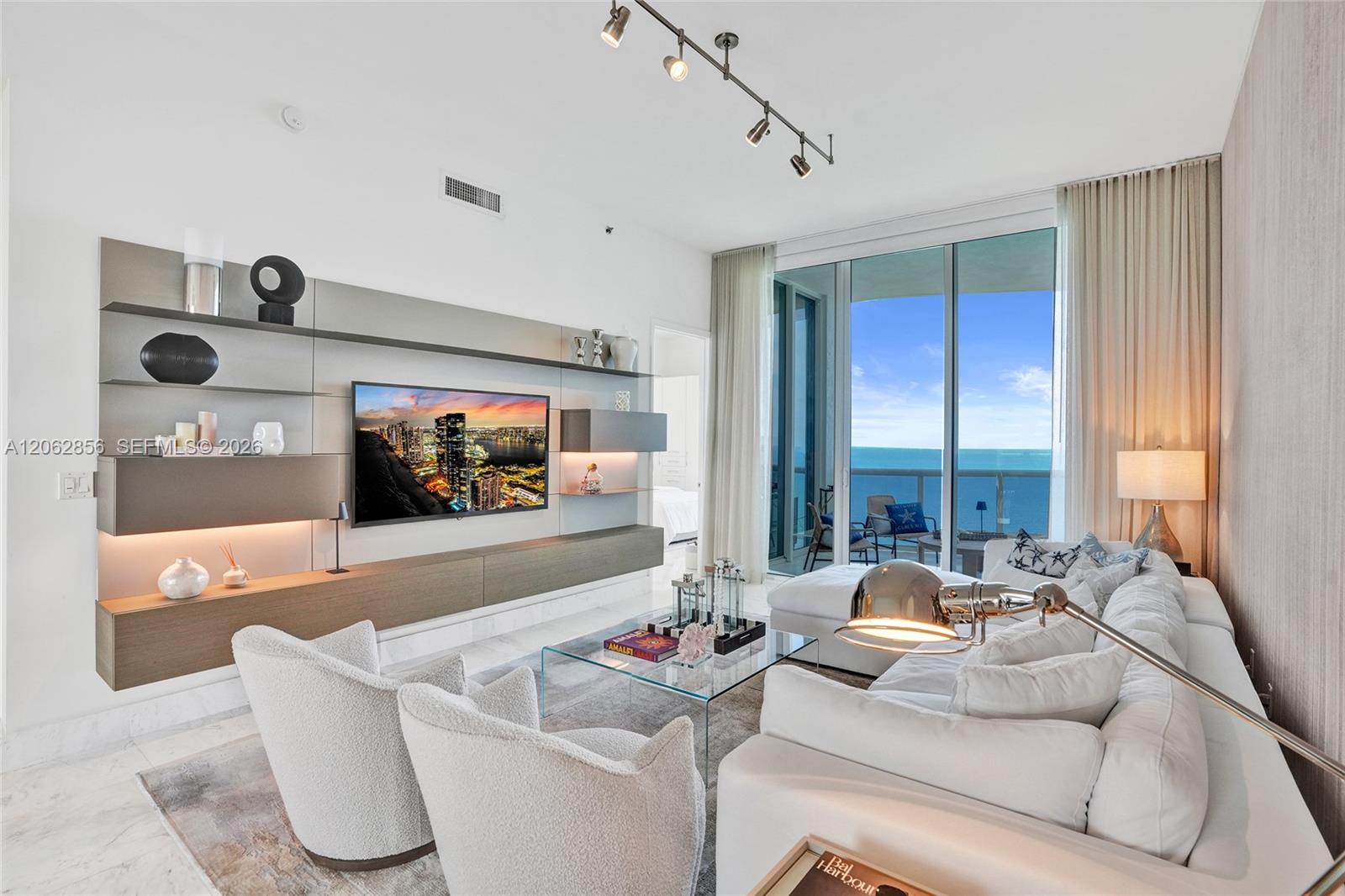 See details 3406 3 / 4 2327 sq. ft. $ 2026-07-31 0 Photo