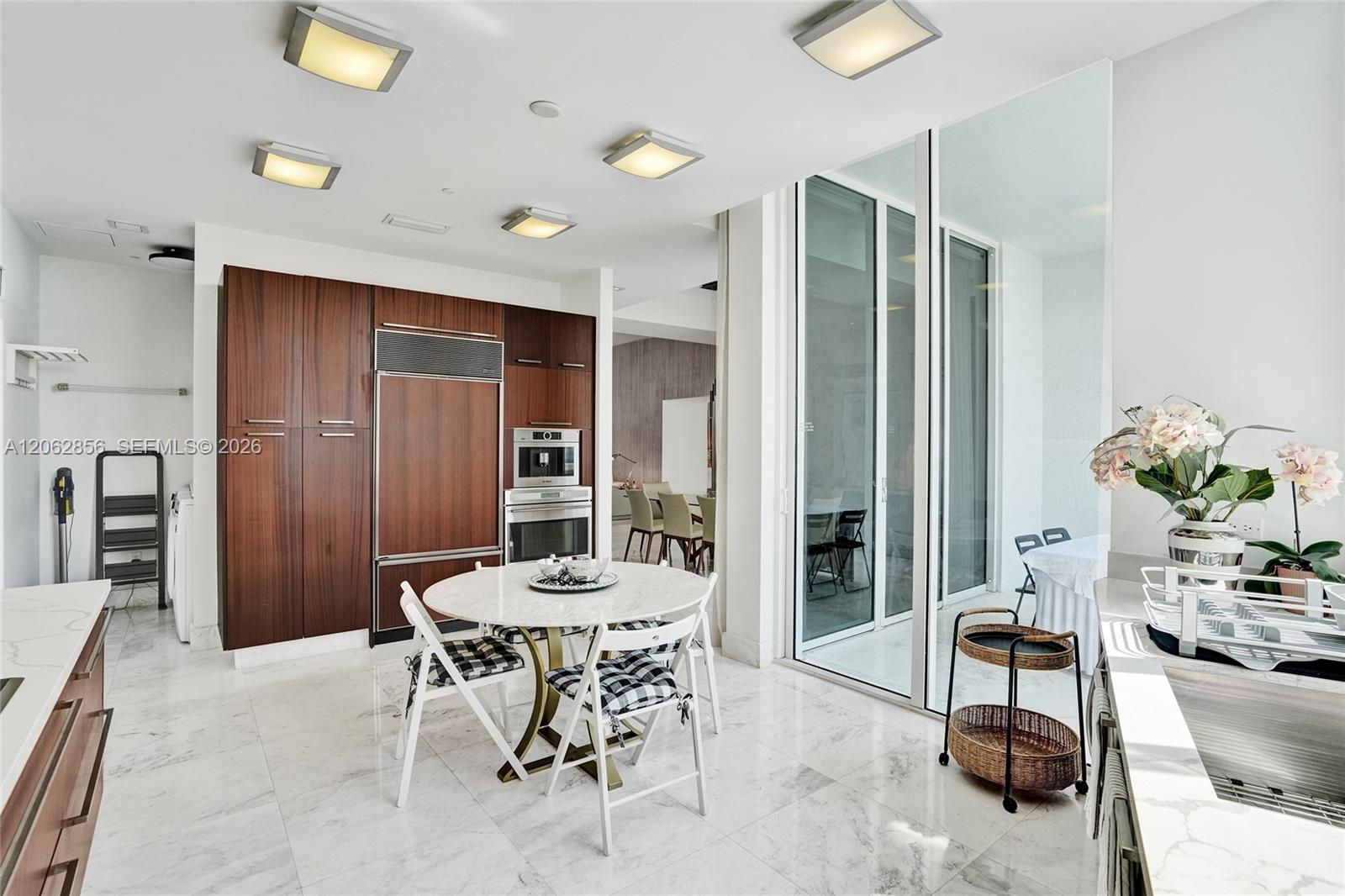 See details 3406 3 / 4 2327 sq. ft. $ 2026-07-31 0 Photo