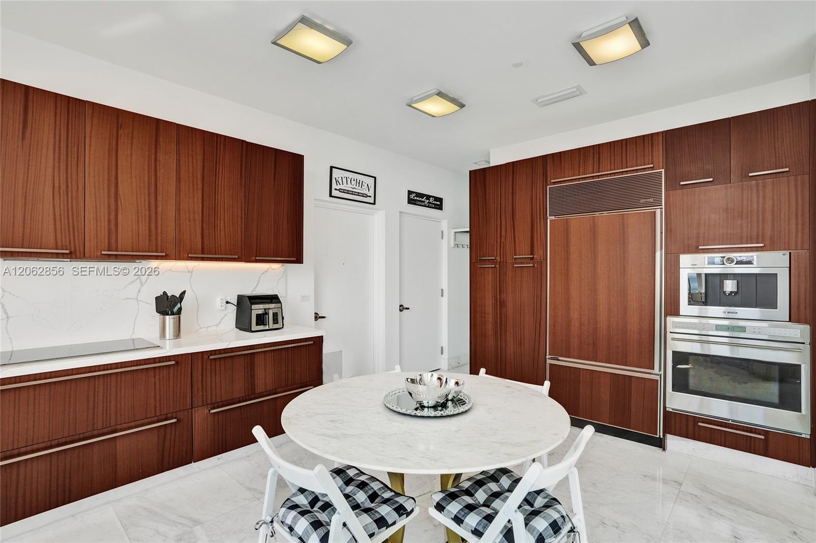 See details 3406 3 / 4 2327 sq. ft. $ 2026-07-31 0 Photo