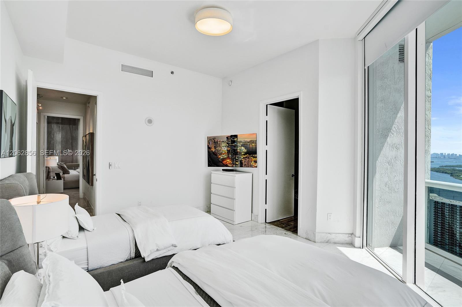 See details 3406 3 / 4 2327 sq. ft. $ 2026-07-31 0 Photo