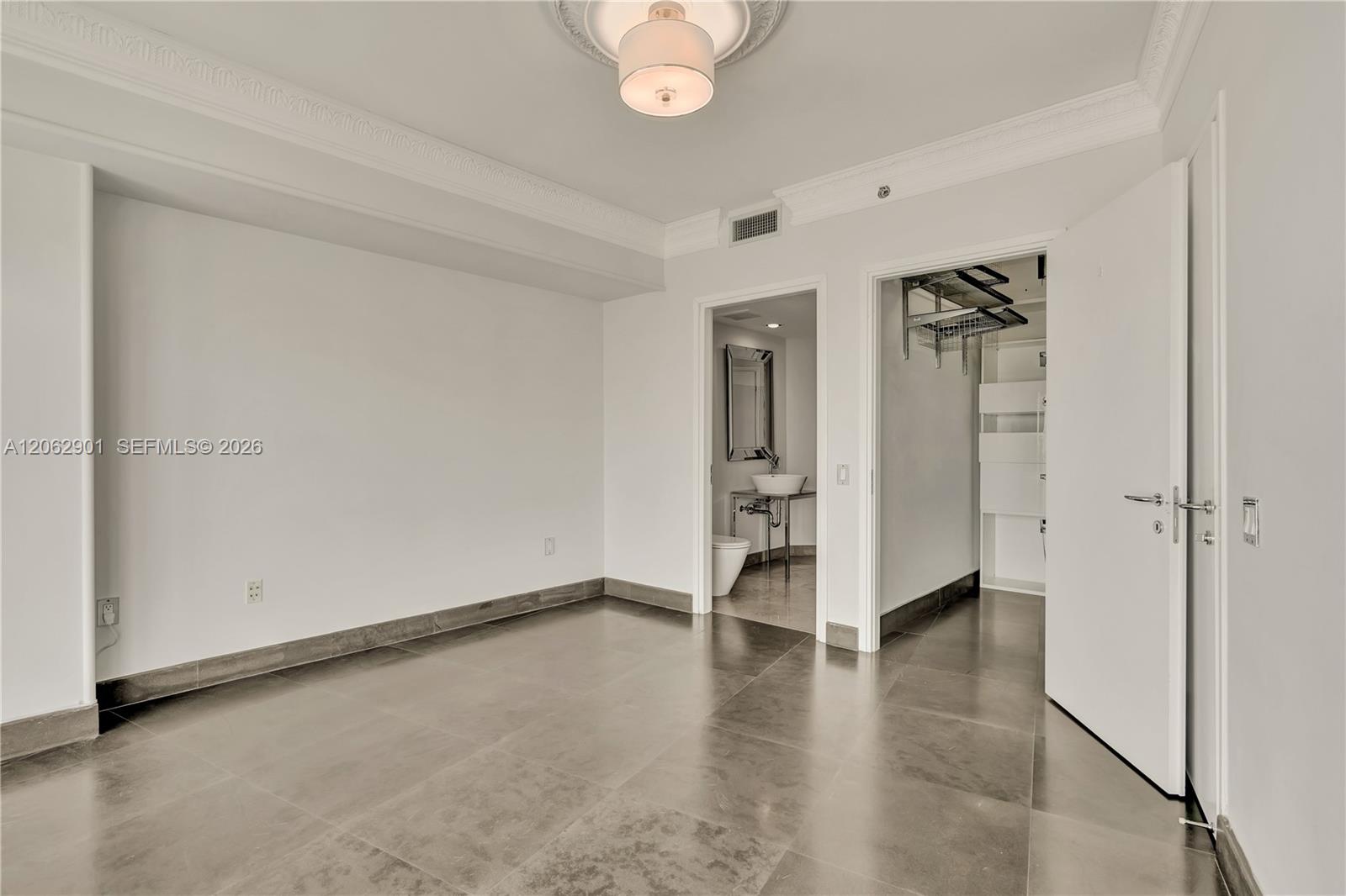 Photo of 450 Alton Rd #1906, Miami Beach, Florida, 33139 -