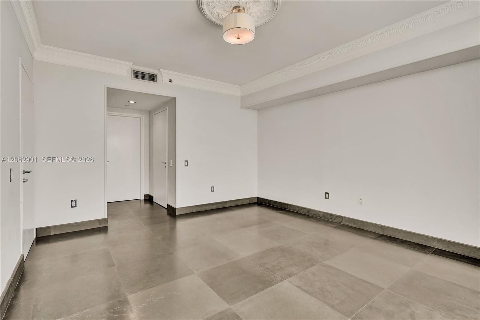 Photo of 450 Alton Rd #1906, Miami Beach, Florida, 33139 -