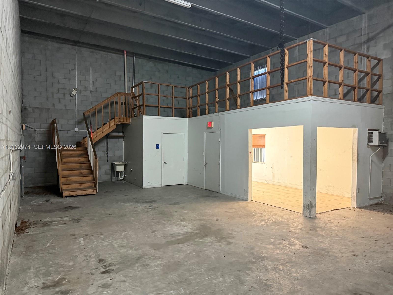 See details F-4 / sq. ft. $ 2026-07-31 0 Photo