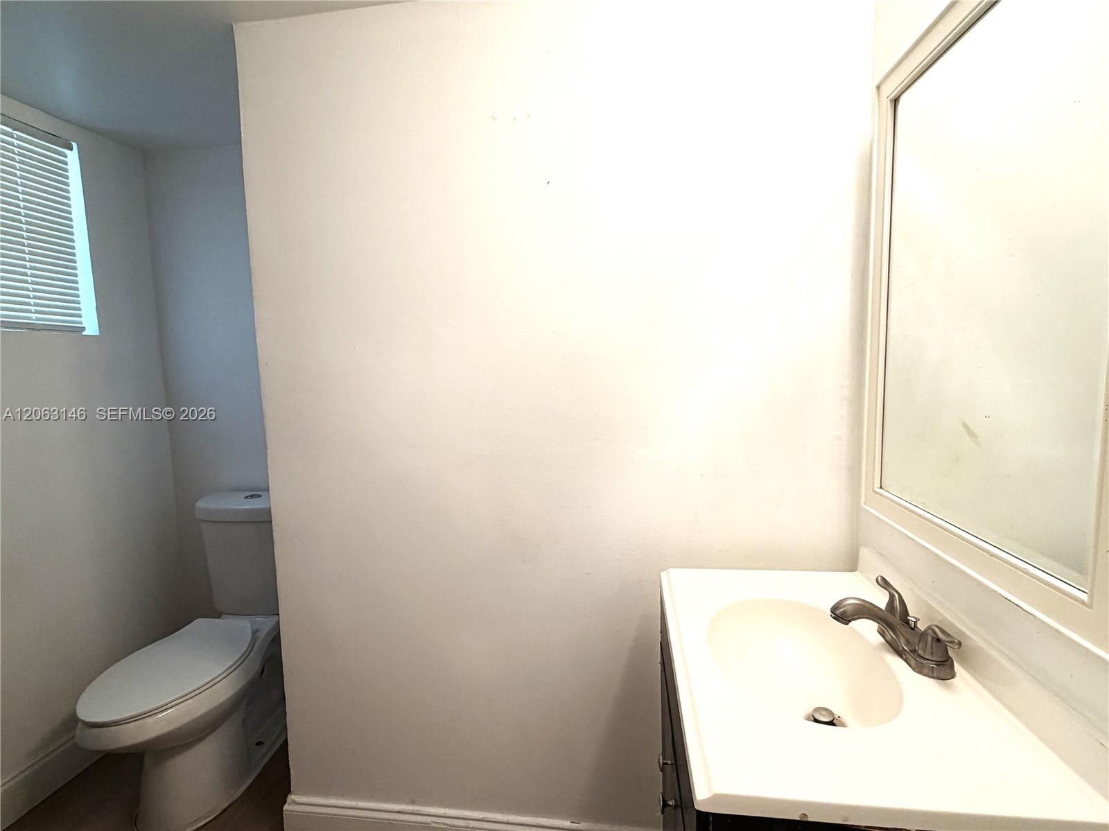 See details 204-1 1 / 2 1036 sq. ft. $ 2026-07-31 0 Photo