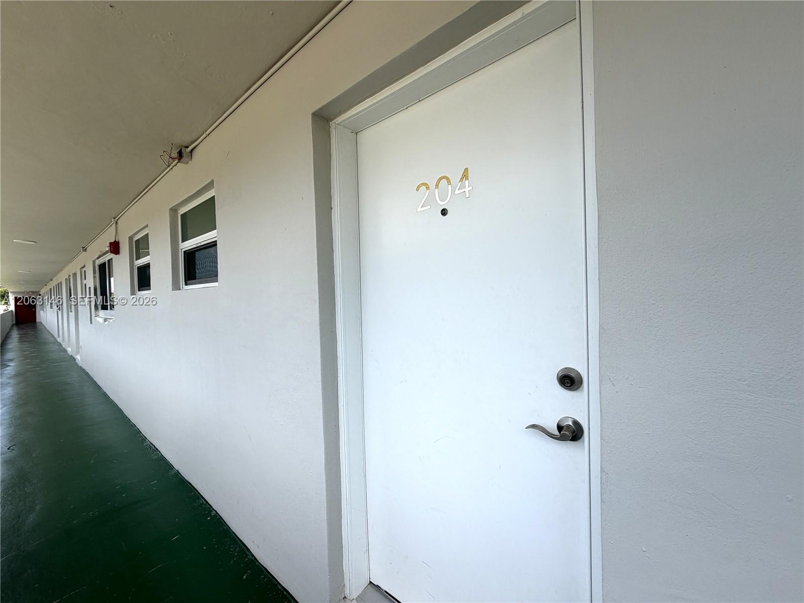 See details 204-1 1 / 2 1036 sq. ft. $ 2026-07-31 0 Photo