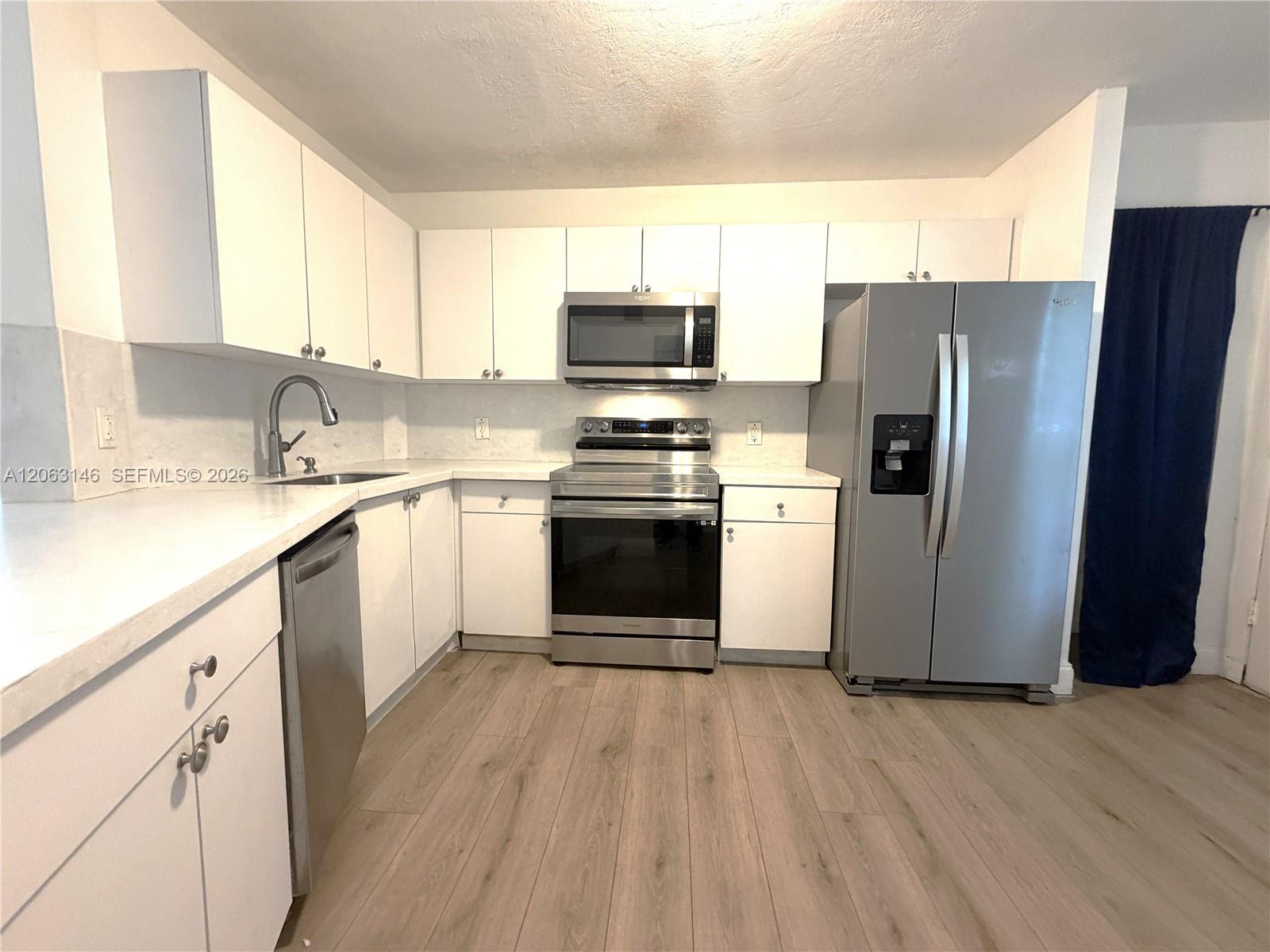 See details 204-1 1 / 2 1036 sq. ft. $ 2026-07-31 0 Photo