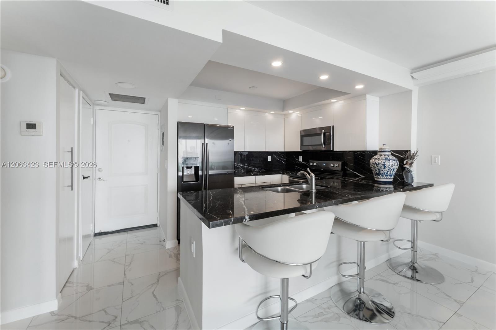 709 1 / 2 991 sq. ft. $ 2026-07-31 0 foto