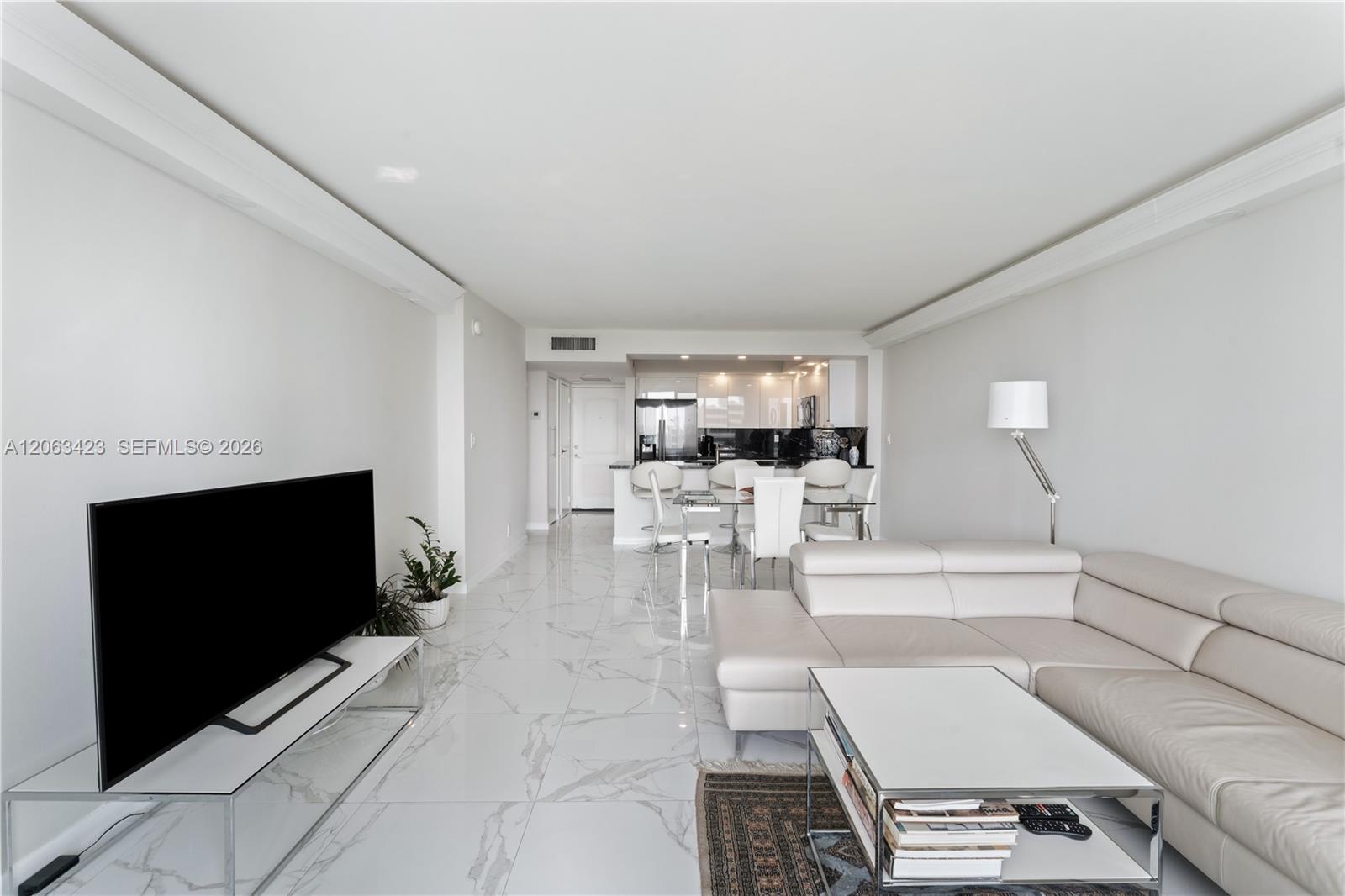 709 1 / 2 991 sq. ft. $ 2026-07-31 0 foto