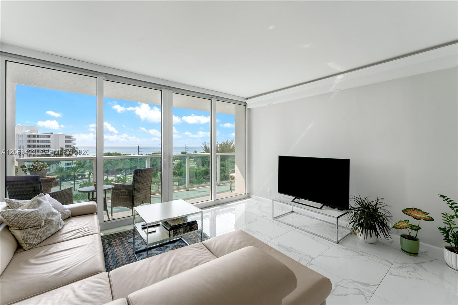 709 1 / 2 991 sq. ft. $ 2026-07-31 0 foto