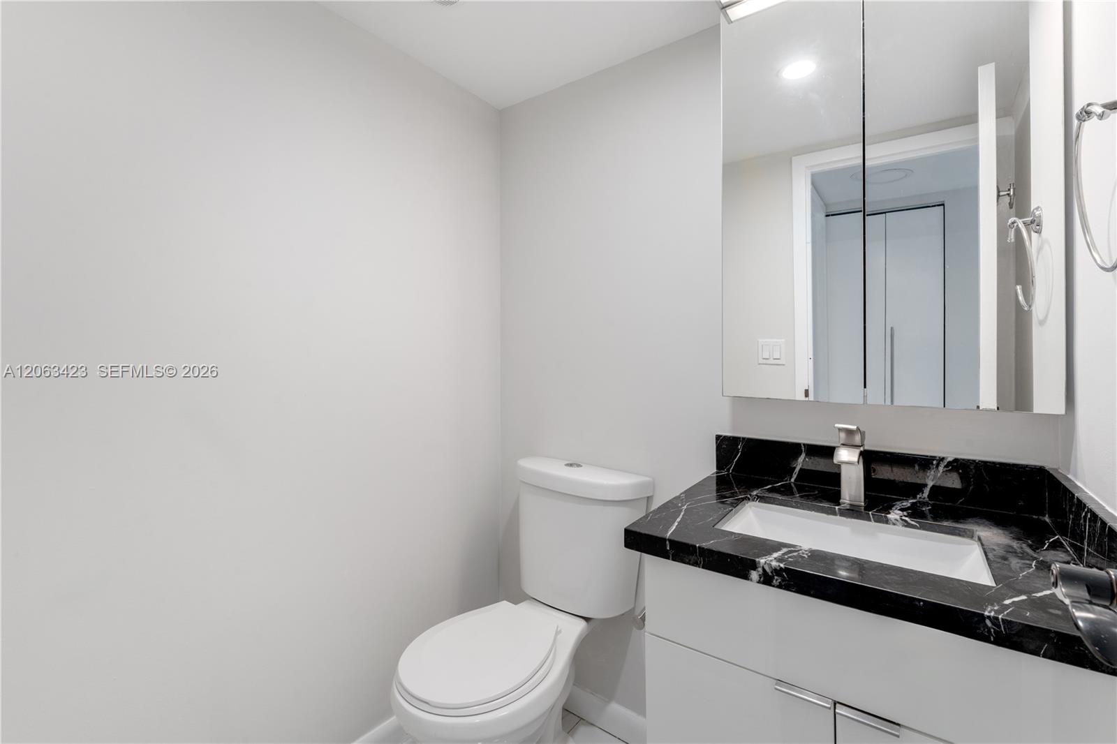 709 1 / 2 991 sq. ft. $ 2026-07-31 0 foto
