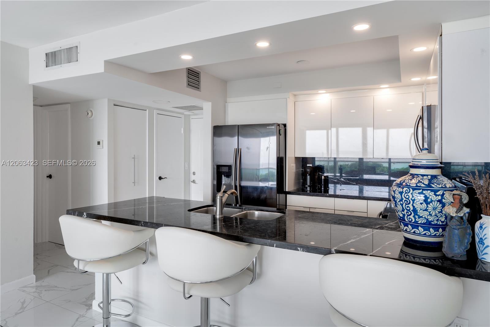 709 1 / 2 991 sq. ft. $ 2026-07-31 0 foto