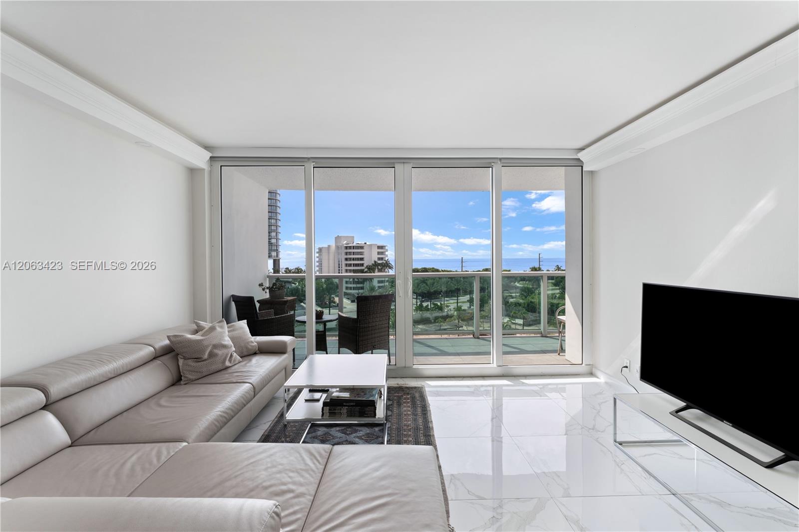 709 1 / 2 991 sq. ft. $ 2026-07-31 0 foto