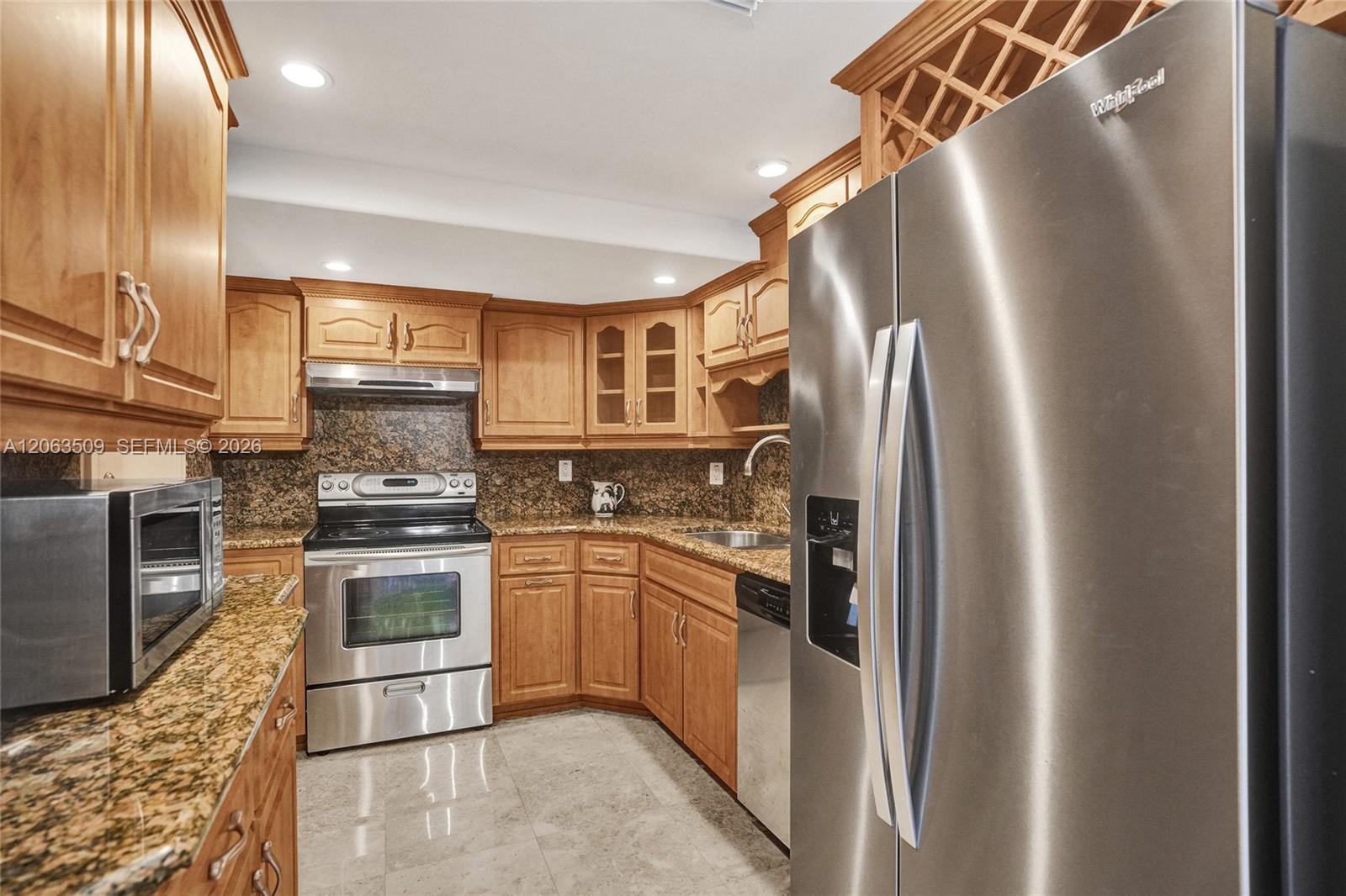 PH20 2 / 2 1120 sq. ft. $ 2026-07-31 0 foto