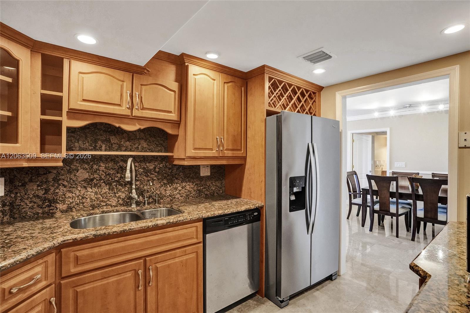 PH20 2 / 2 1120 sq. ft. $ 2026-07-31 0 foto