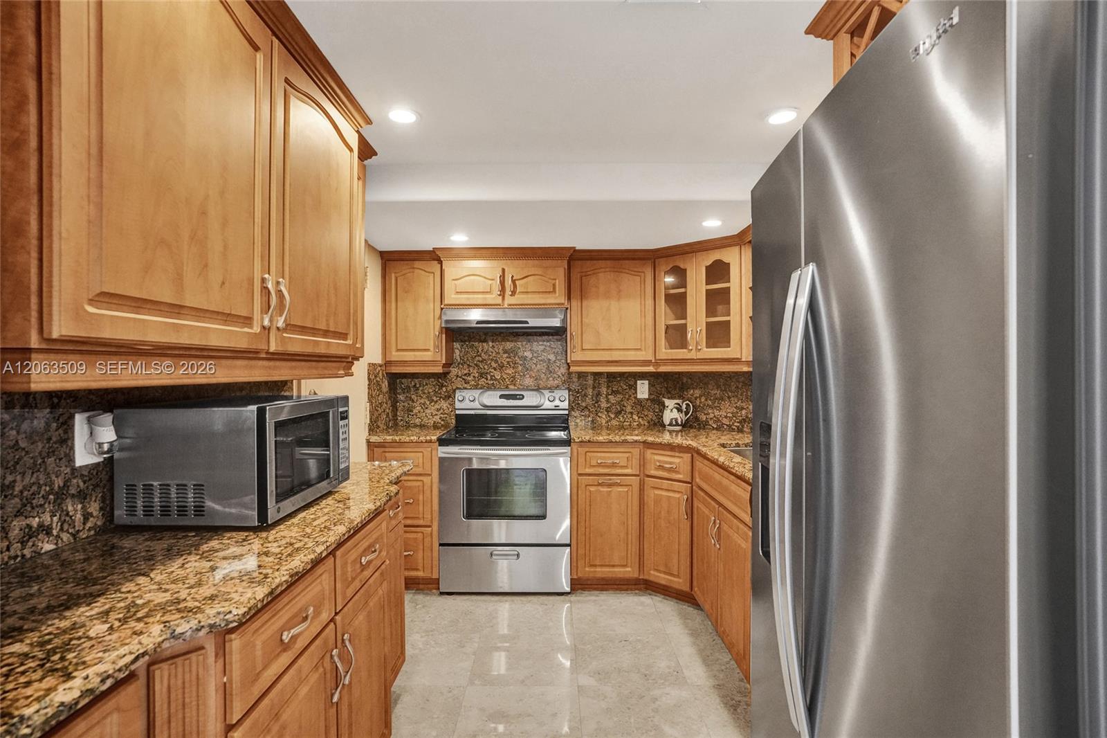 PH20 2 / 2 1120 sq. ft. $ 2026-07-31 0 foto