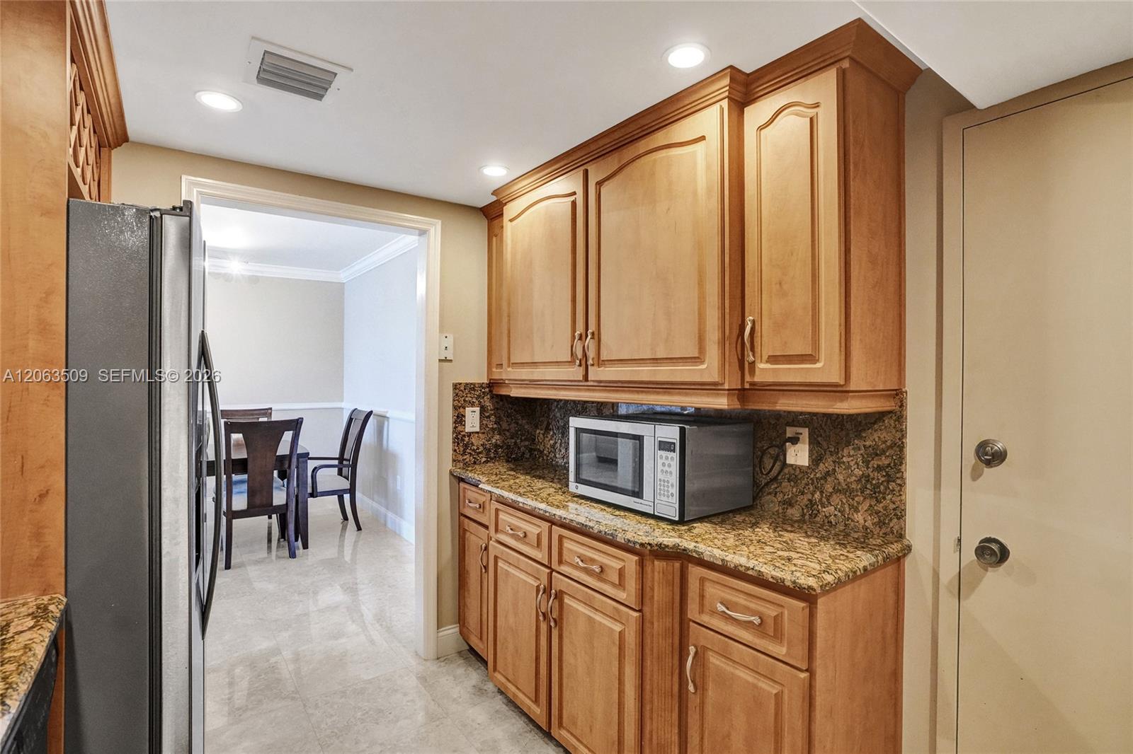 PH20 2 / 2 1120 sq. ft. $ 2026-07-31 0 foto