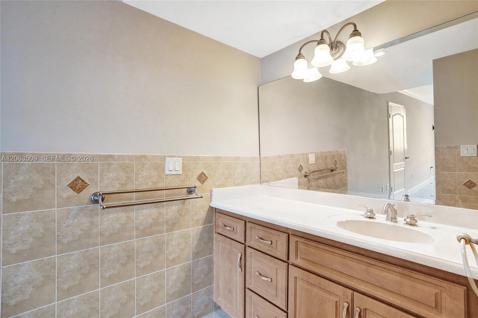PH20 2 / 2 1120 sq. ft. $ 2026-07-31 0 foto
