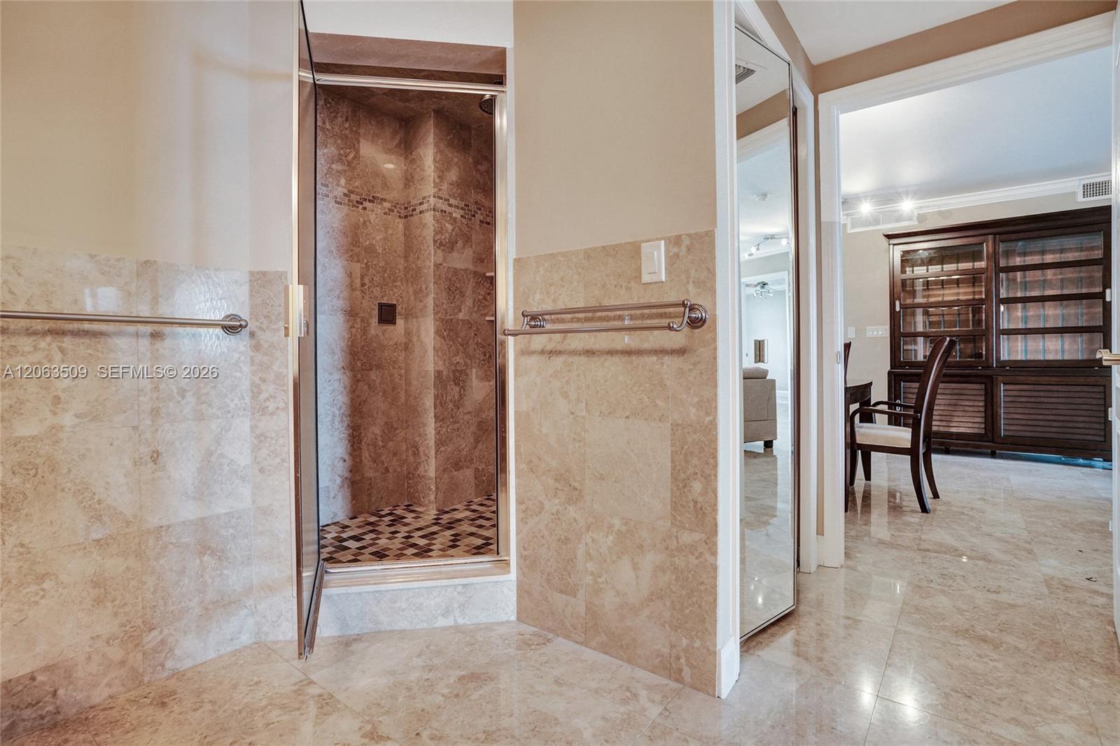 PH20 2 / 2 1120 sq. ft. $ 2026-07-31 0 foto