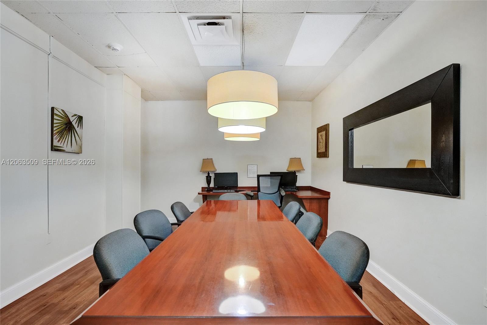 PH20 2 / 2 1120 sq. ft. $ 2026-07-31 0 foto